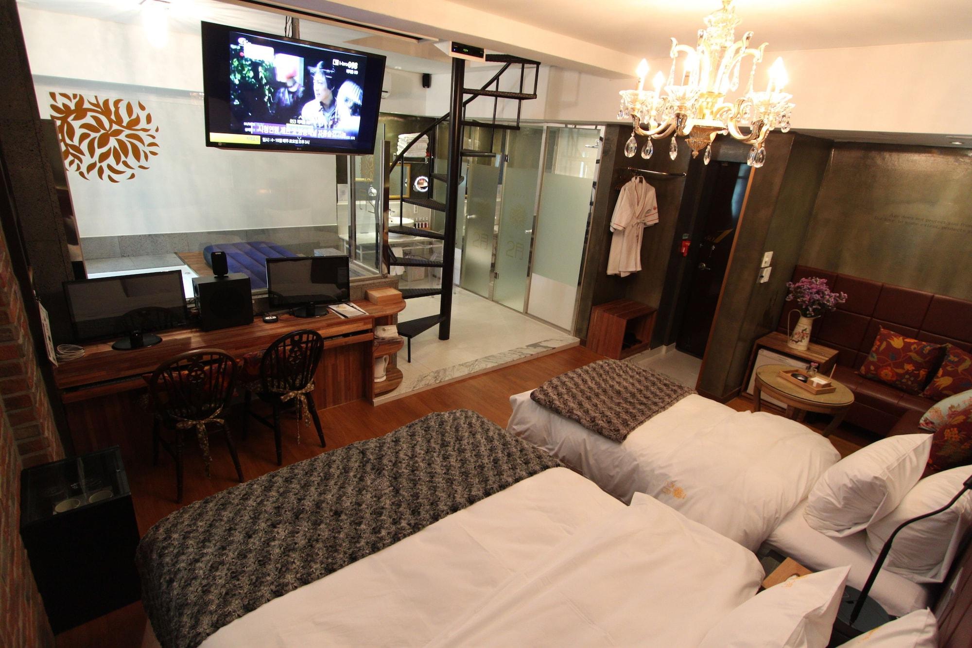 February Hotel Apsan Daegu Exterior photo